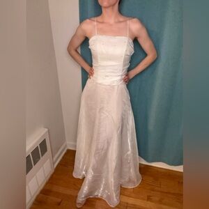 Vintage Y2K Iridescent Wedding Dress – Corset & Diamond Detail